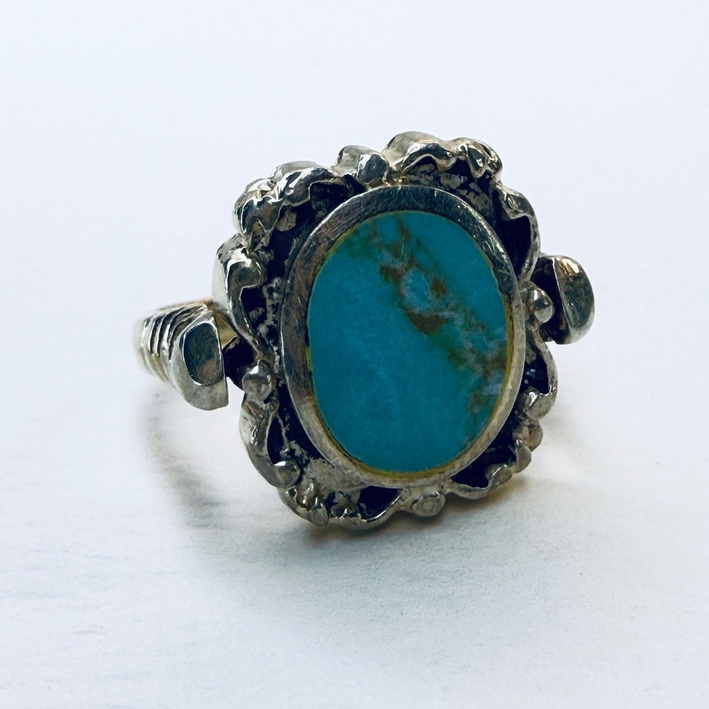 Vintage Sterling Silver Turquoise Oval Cabochon Scalloped Statement Ring Signed
